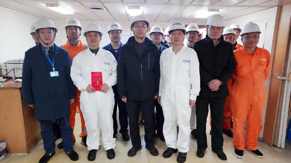 公司領(lǐng)導春節(jié)期間慰問堅守崗位一線船員