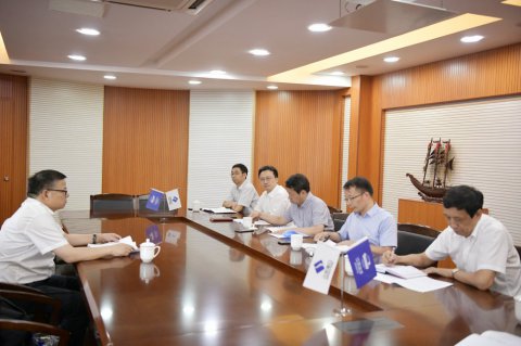 公司黨委傳達貫徹省港口集團黨委“講政治、守紀(jì)律”專題會議精神